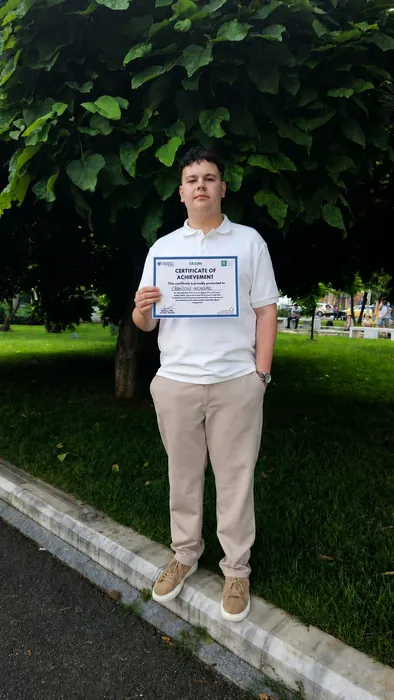 Nicholas Carstoiu - Nicholas, winner of the Mème la vérité: Démasque la désinfo contest